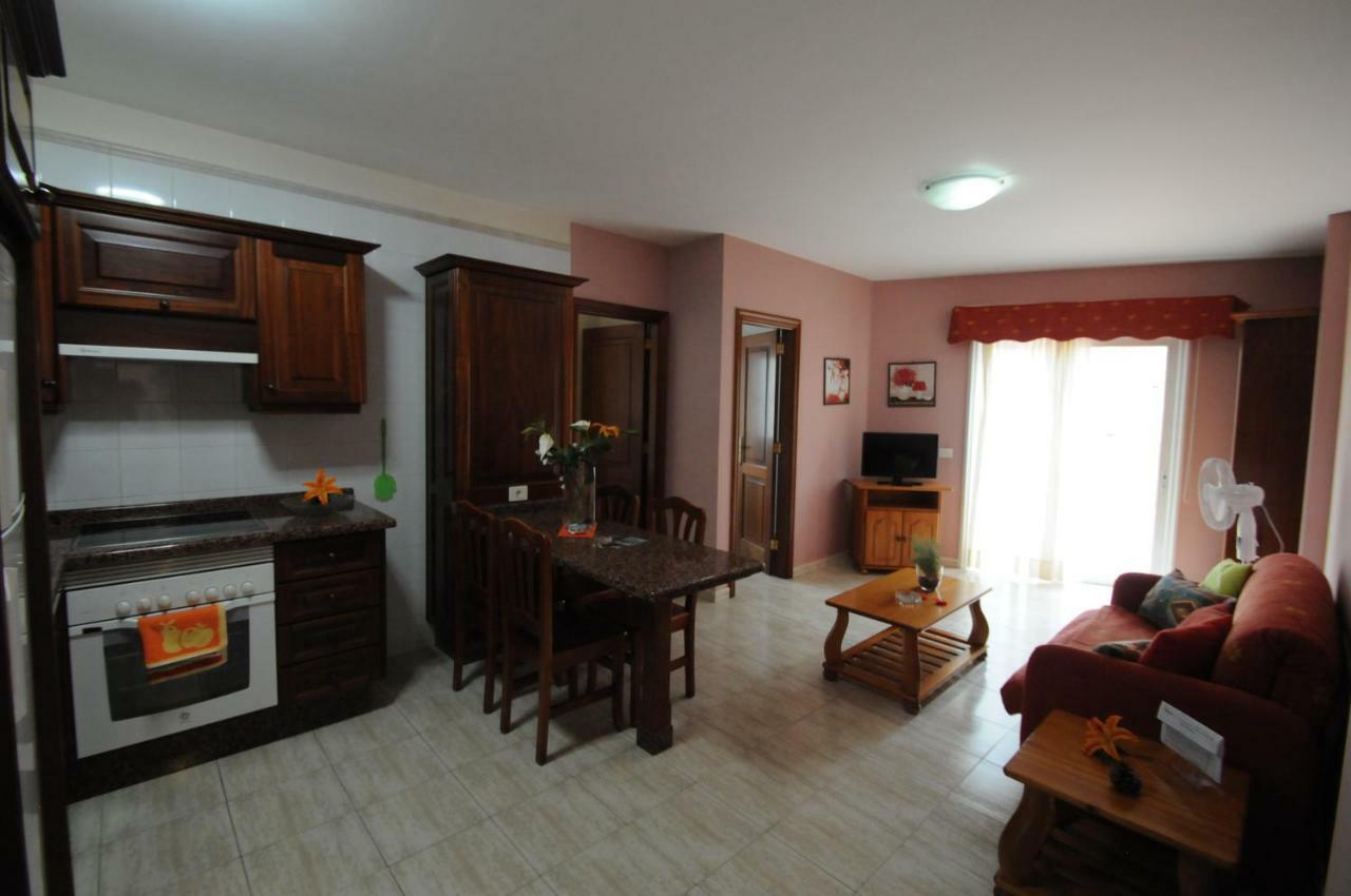 Apartamentos Edalmar Frontera Luaran gambar